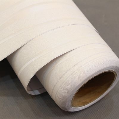 Couverture murale auto-adhésive personnalisable pour une installation rapide et sans tracas